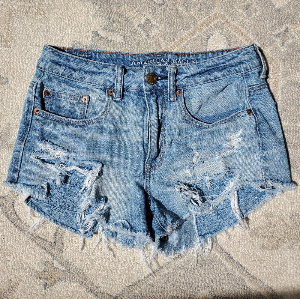 American Eagle Hi-Rise Festival Jean Shorts, size 2